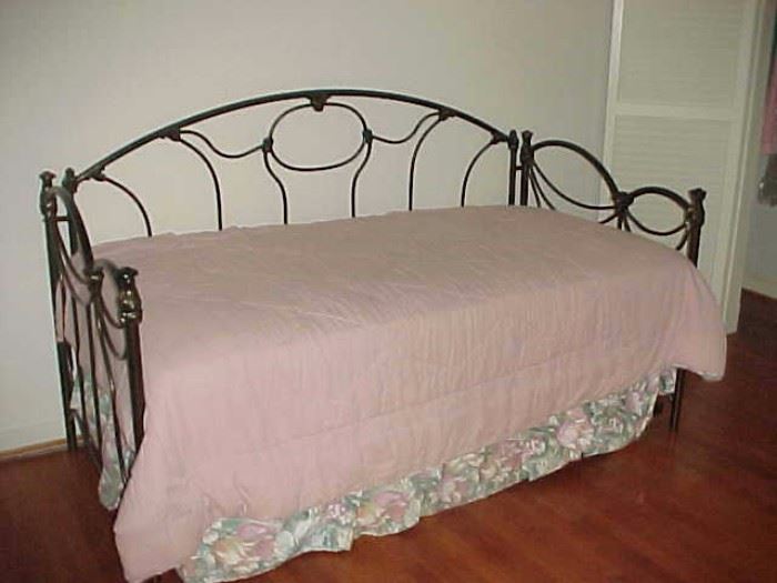THIS IS A CAST IRON DAY BED