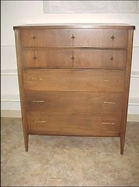 MIDCENTURY CHEST MADE BY ( SAGA BY BROYHILL 