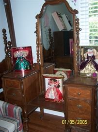 Barbie Dolls, Matching Dresser for Bed