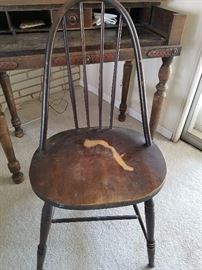 Small wood chair (please note damage)