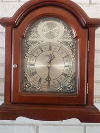 Wood Seth Thomas mantle clock