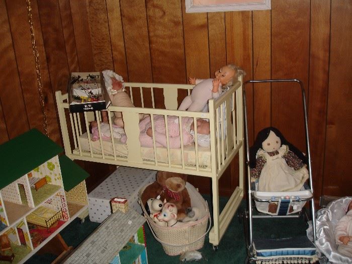 More Dolls & Beds