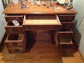 8 Drawer Small Desk with glass top