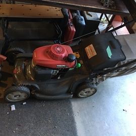  Honda self-propelled bagging gas lawnmower 