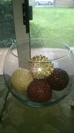 Glass Bowl w/decorative balls 
