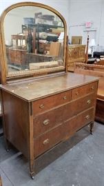 Beautiful Chest with swivel mirror