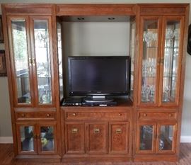 Thomasville Lighted Entertainment Unit