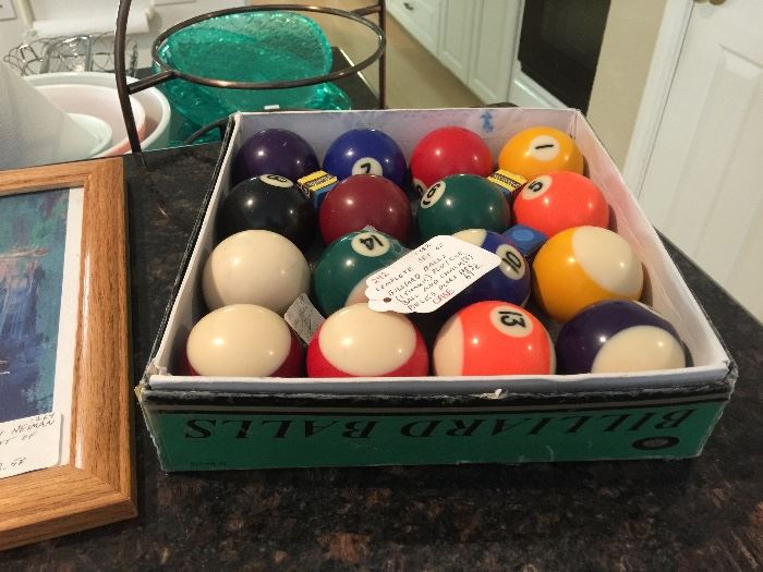 Set of Billiard balls