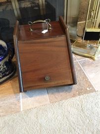 Antique coal scuttle with liner