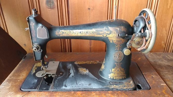 Up close of Singer Sewing Machine.