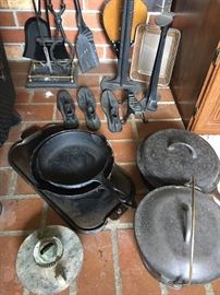 Cast Iron Skillets & Dutch Oven
