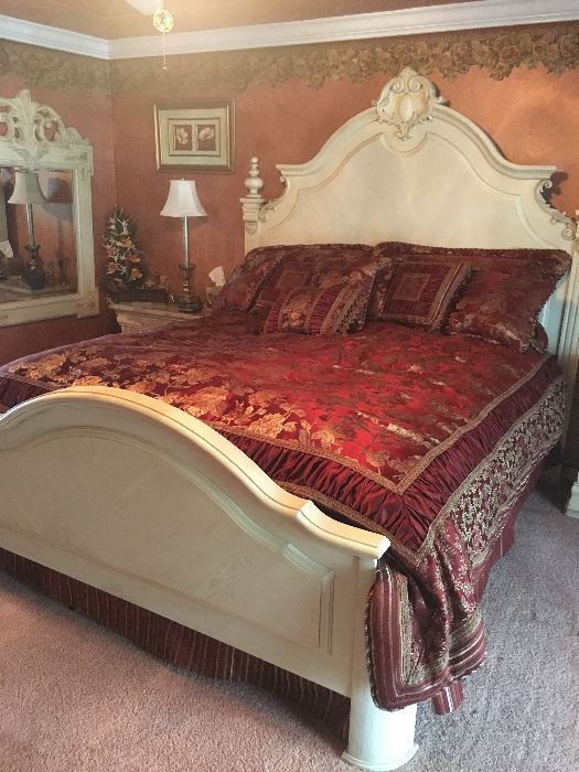 Beautiful queen style Tuscany bed