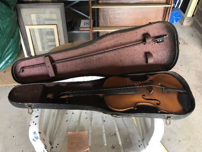 Antique violin