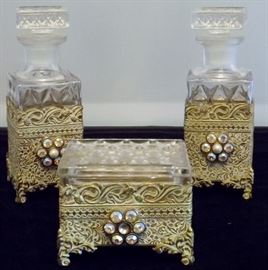 Classic And Chic Vintage 3 Piece Vanity Set