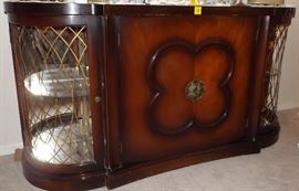 BEAUTIFULLY DESIGNED SOLID WOOD VINTAGE BAR