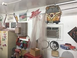 Mobil Pegasus metal repo sign