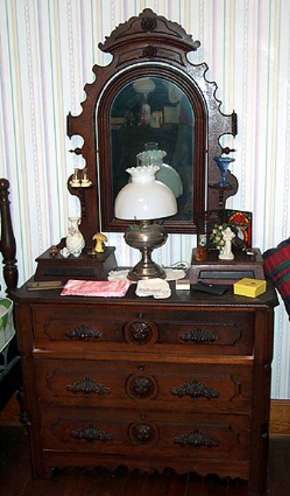 Victorian dresser 