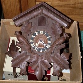 Nice german walnut Antique cuckoo clock