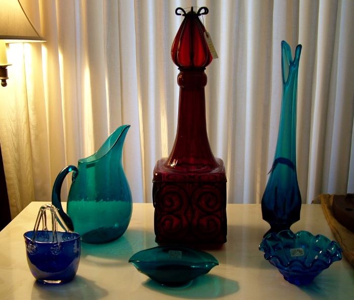 24.5" Ruby red decanter