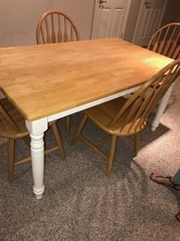 KITCHEN TABLE-BLONDE WOOD WITH WHITE LEGS AND 4 CHAIRS
