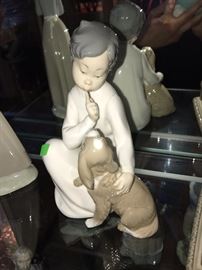 LARGE COLLECTION OF LLADRO FIGURINES