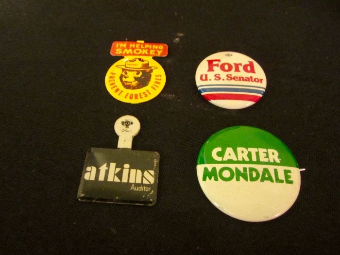 Collection of pins / political pin buttons