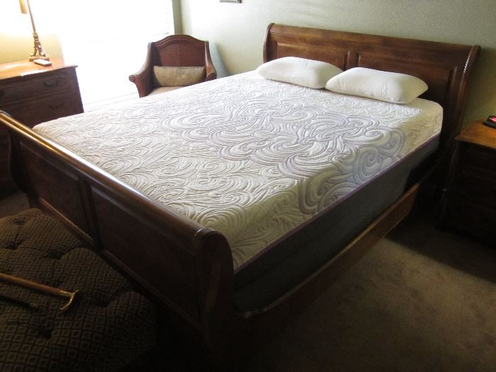Ethan Allen bedroom set w/ Sealy memory foam mattress