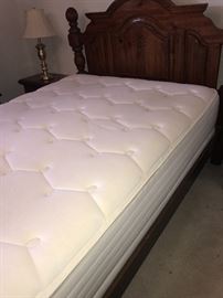 BODY SYSTEM KINGSDOWN QUEEN SIZE MATTRESS