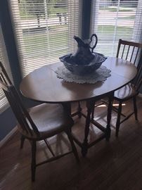 LEOPOLD STICKLEY DROP-LEAF TABLE