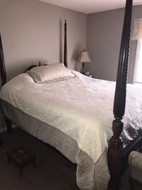 LIMITED EDITION MAHOGANY KING COCHRAN BED BY HOOD FURNITURE MFG