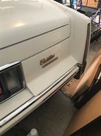 1993 CADILLAC FLEETWOOD 4 DOOR SEDAN-NEEDS REPAIRS TRANSMISSION IS SLIPPING