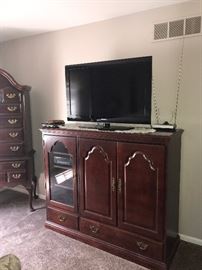 CHERRY WOOD MEDIA CENTER AND FLAT SCREEN LCD TV