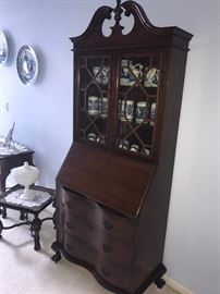 ANTIQUE EARLY 1900S MAHOGANY BUTLER SECRETARY HUTCH WITH BALL AND CLAW FEET