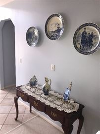 CHIPPENDALE STYLE SOFA TABLE