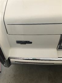 1993 CADILLAC FLEETWOOD 4 DOOR SEDAN-NEEDS REPAIRS TRANSMISSION IS SLIPPING