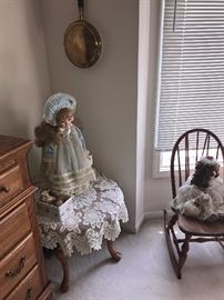 LARGE COLLECTION OF DOLLS