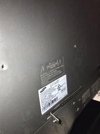 SAMSUNG FLAT SCREEN LCD TV