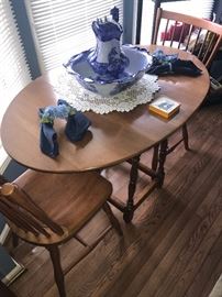 LEOPOLD STICKLEY DROP-LEAF TABLE