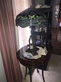 STAINED GLASS TIFFANY STYLE LAMPS