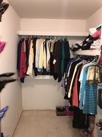 FULL CLOSET OF WOMENS CLOTHING