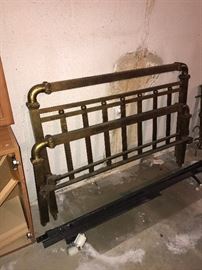 ANTIQUE BRASS METAL INDUSTRIAL BED FRAME