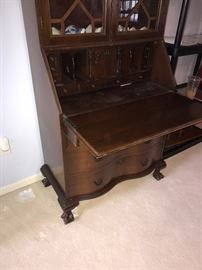 ANTIQUE EARLY 1900S MAHOGANY BUTLER SECRETARY HUTCH WITH BALL AND CLAW FEET
