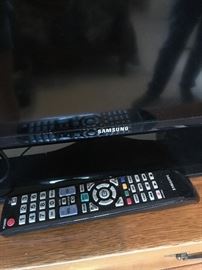 SAMSUNG FLATSCREEN TV