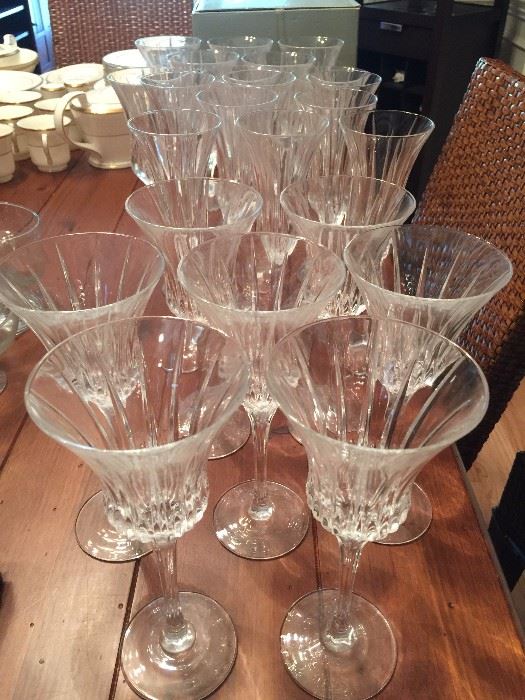 Gorham Stemware
Triumph - Item#115944
8 Crystal Beverage/Tea Glasses
8 Champagne Glasses
7 Wine Glasses