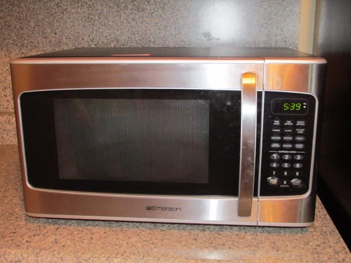 Like New Microwave Oven