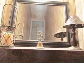 Accent Pieces And Mirror And Lamp