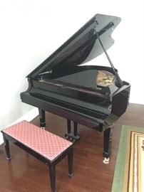 Yamaha C3 Conservatory baby grand piano in pristine condition!!!
Must sell!!