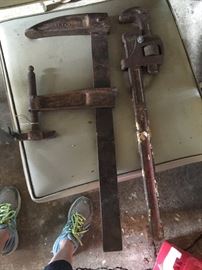Large 24" Pipe Wrench
Large Vise
