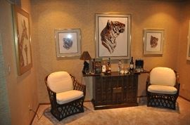 Great Sitting Area for entertaining!