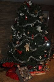 Tons of fantastic Christmas decorations available including this Christmas tree